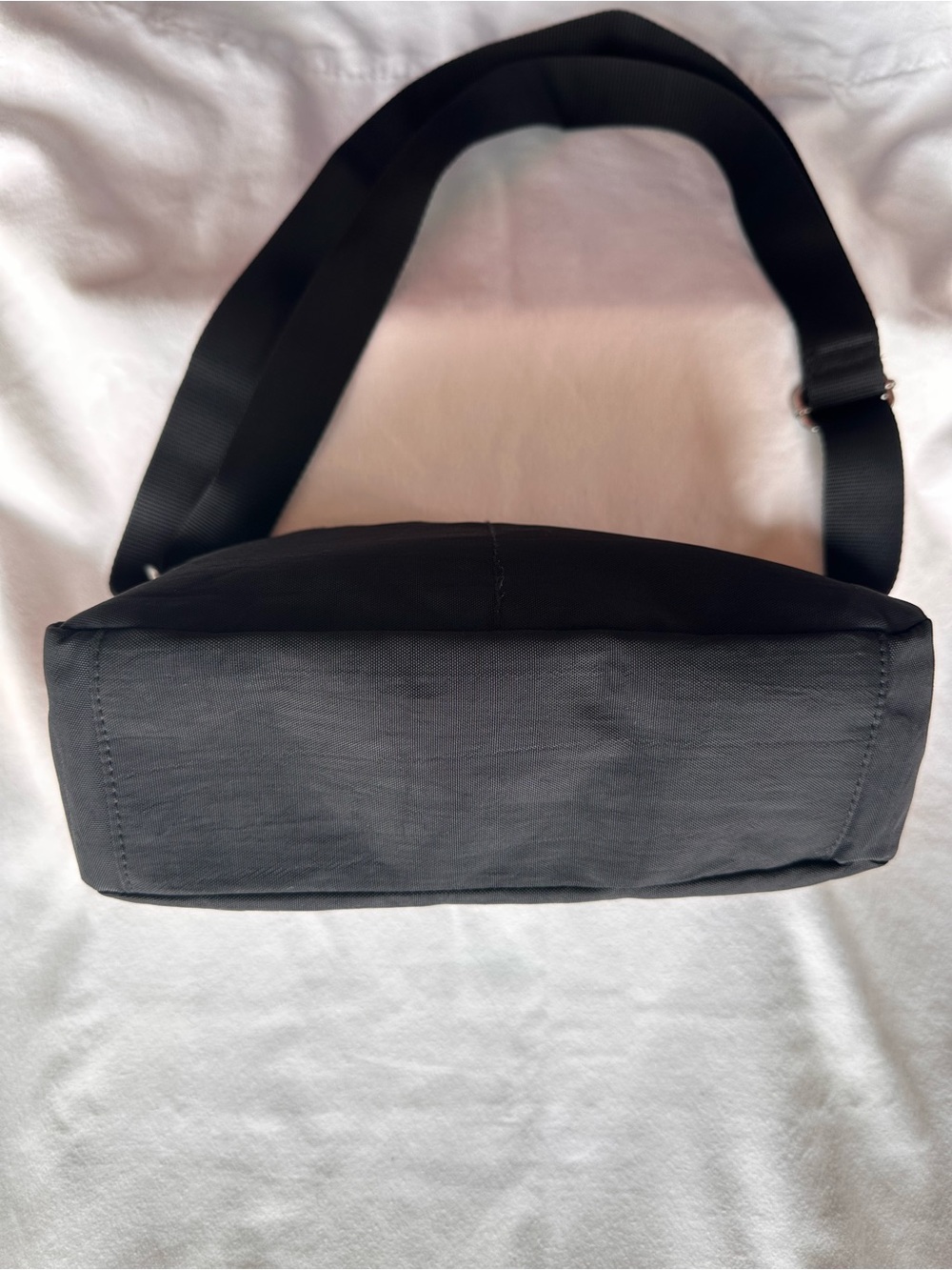 Baggallini Black Crossbody. - Picture 4 of 12